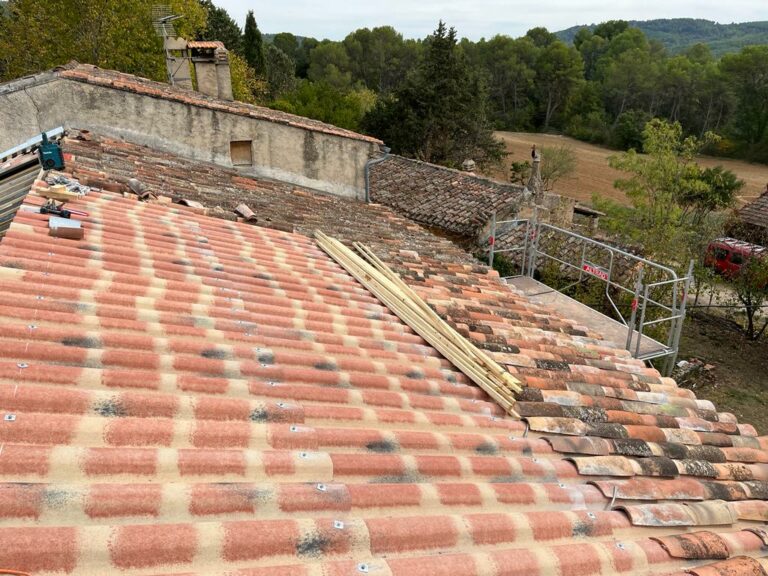 plaques sous tuiles contre les intempéries